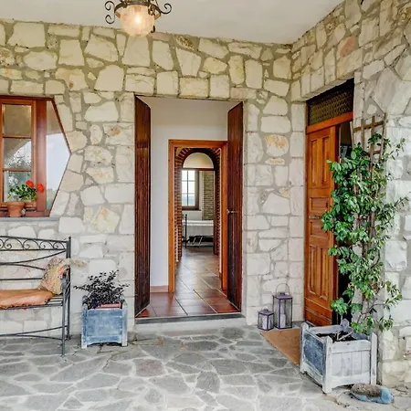 アパート Limone Apt: Lovely Views, Tranquil+family Friendly *